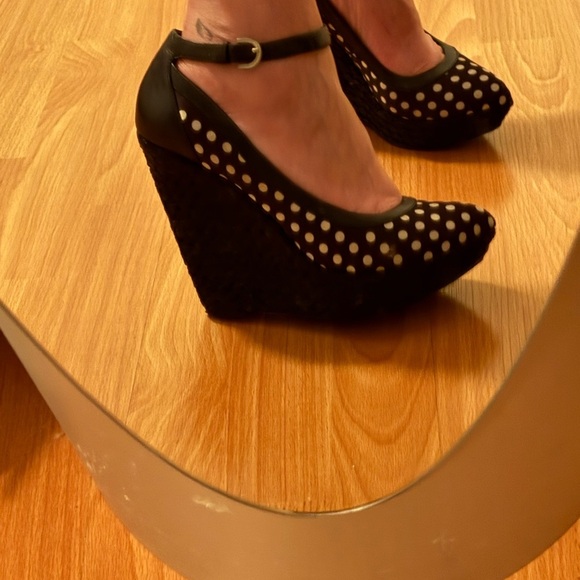 GUESS by Marciano Black and White Polka Dot Heels - Picture 4 of 11